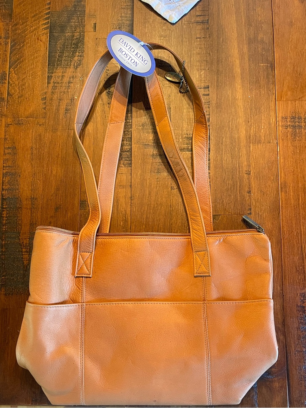 Classic Leather Tote in Tan